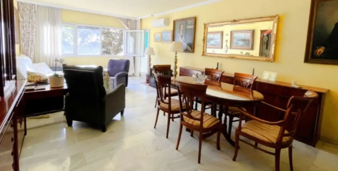 Продажа апартаментов на среднем этаже в Estepona 2