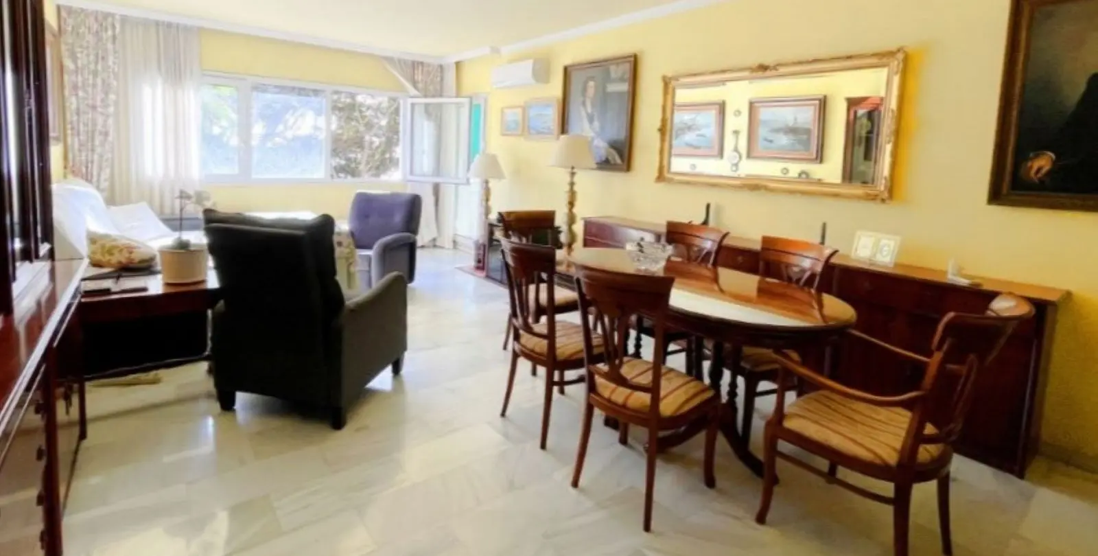 Sale of middle floor apartment in Estepona 2