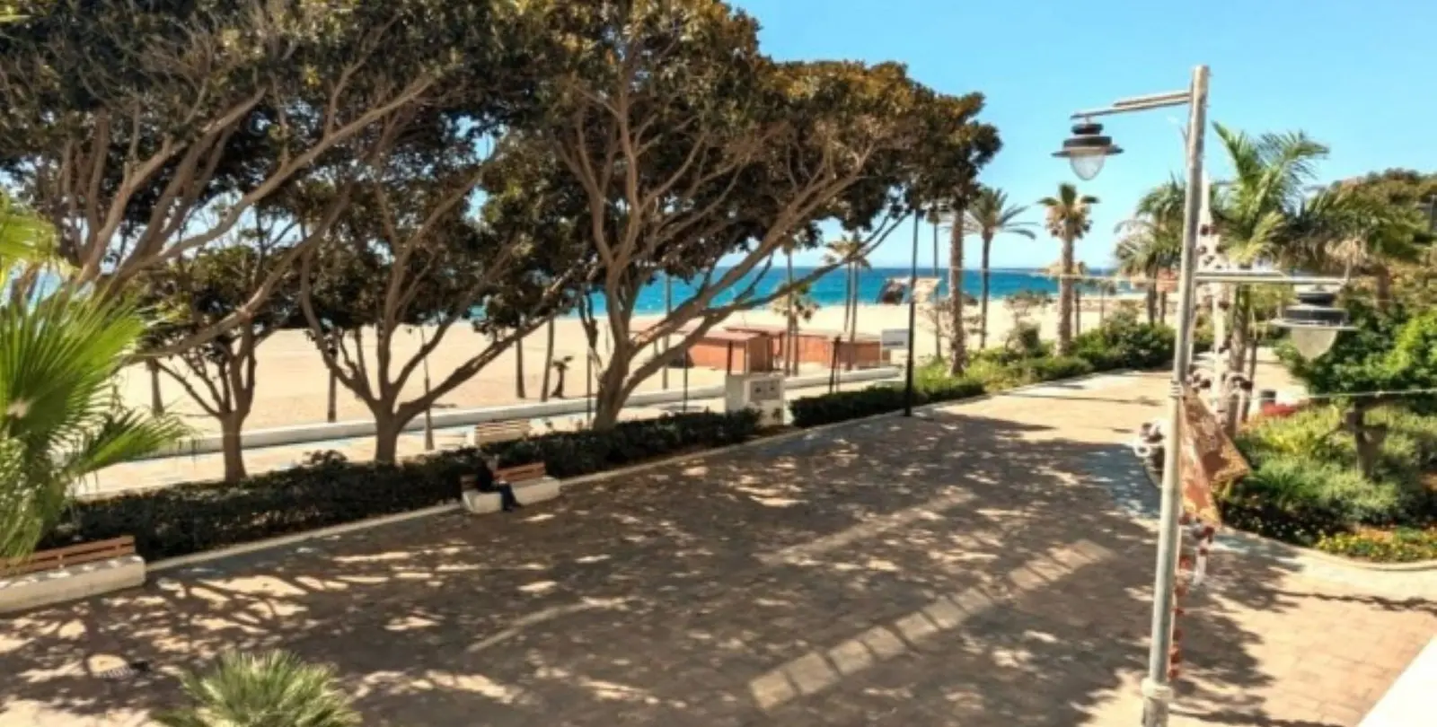 Sale of middle floor apartment in Estepona 5