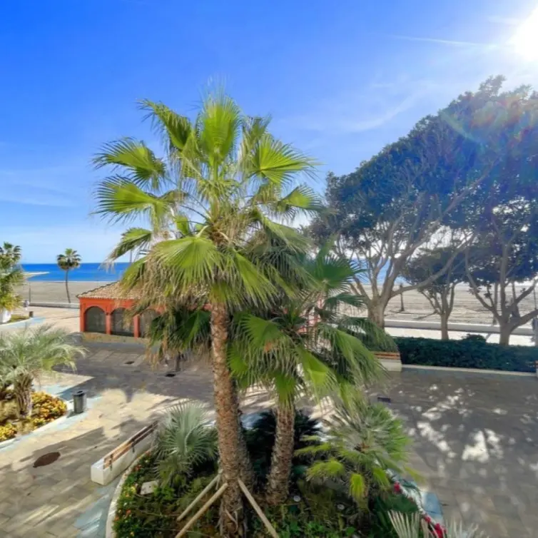 Venta de apartamento en planta media en Estepona
