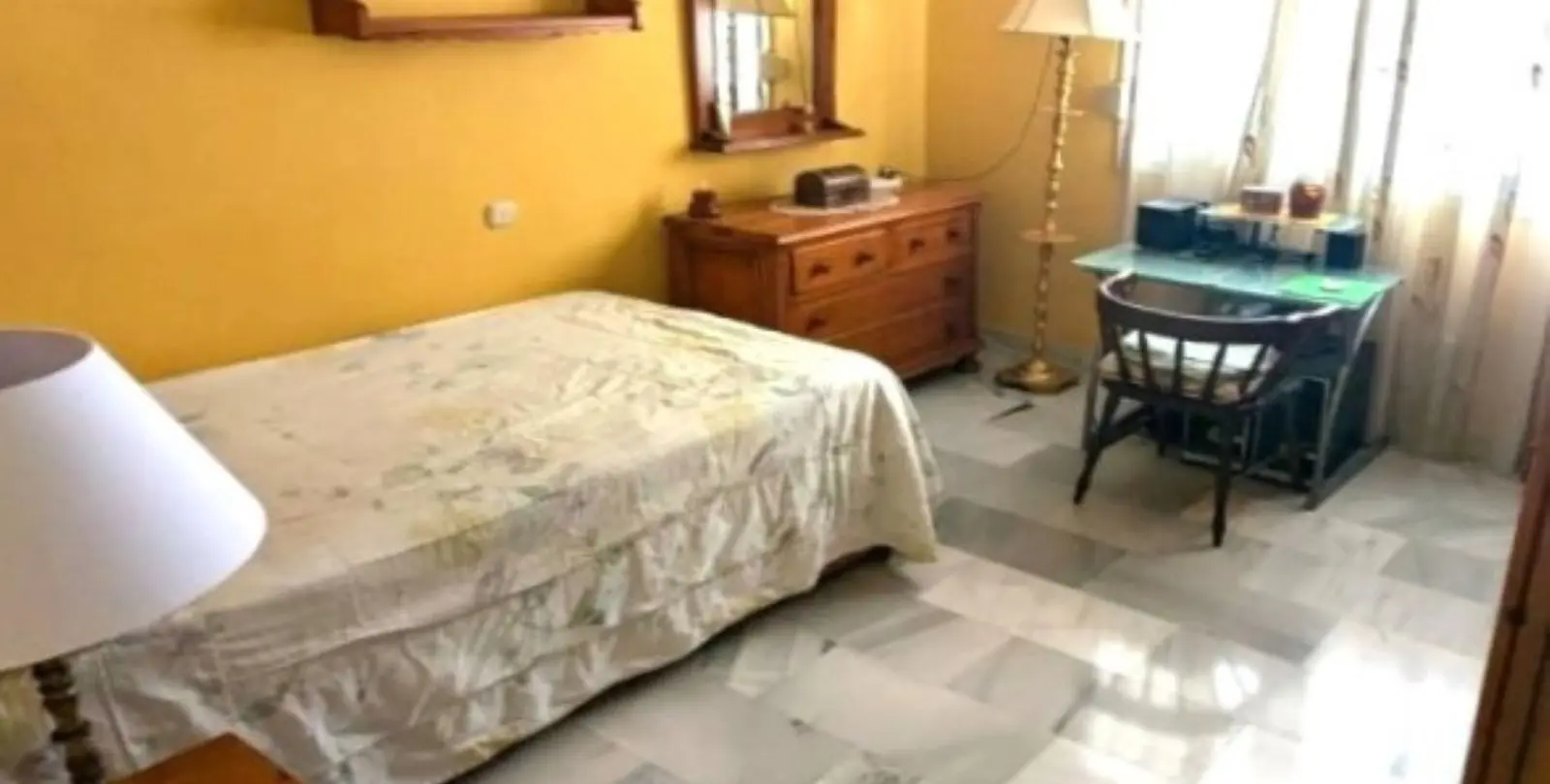 Sale of middle floor apartment in Estepona 11