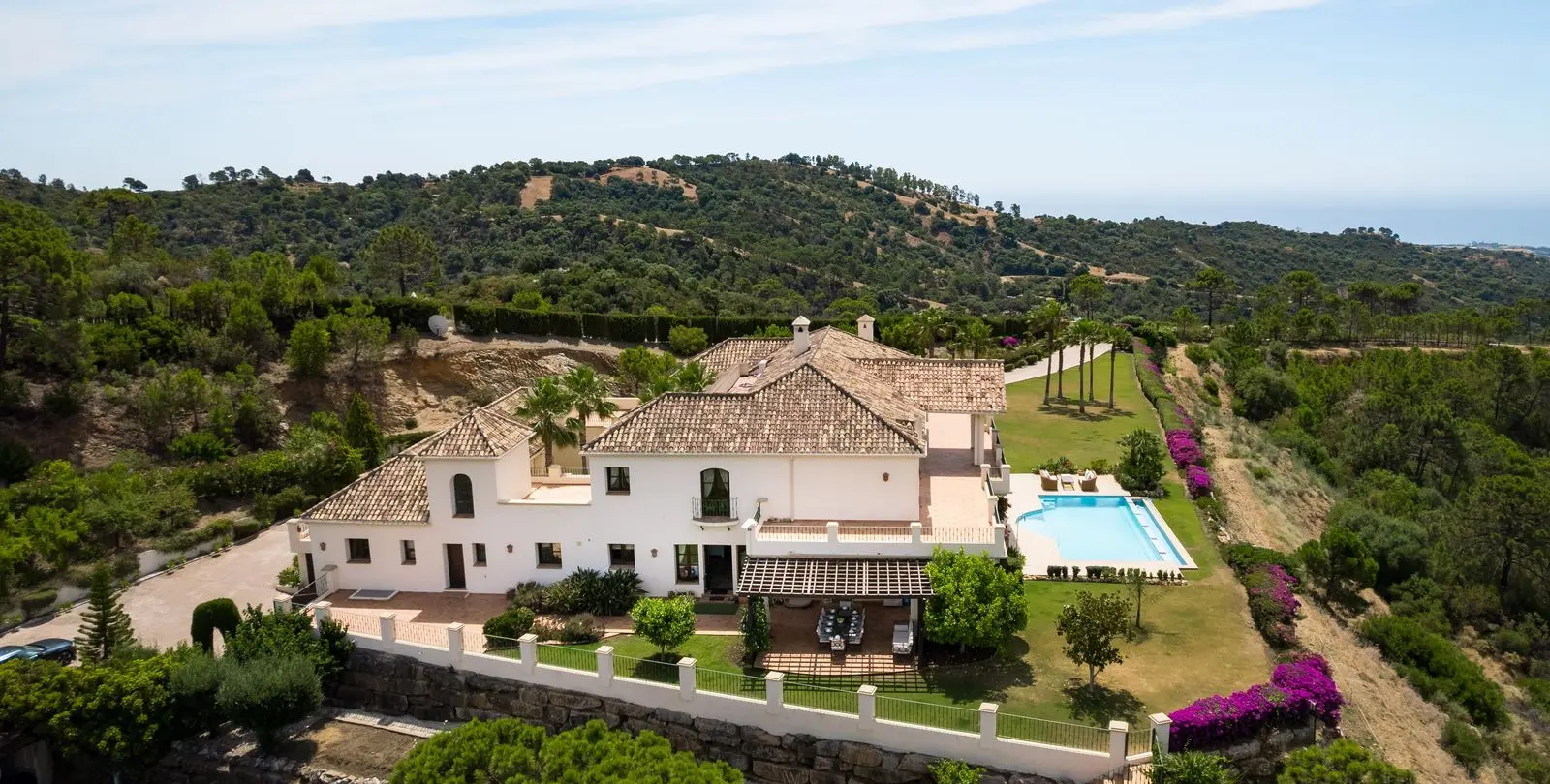 Sale of detached villa in Estepona 10