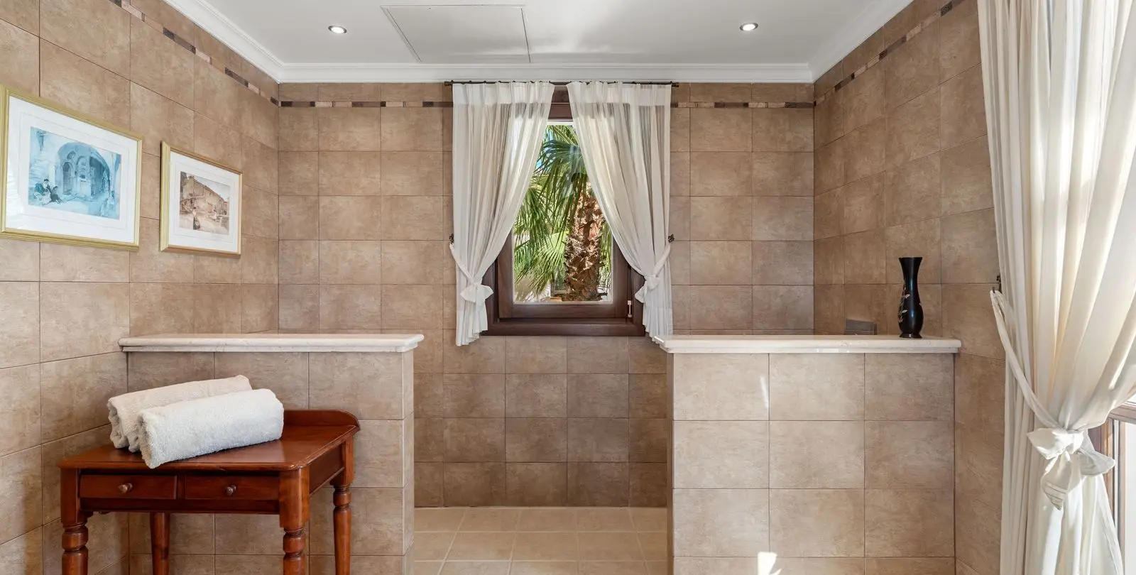 Sale of detached villa in Estepona 22