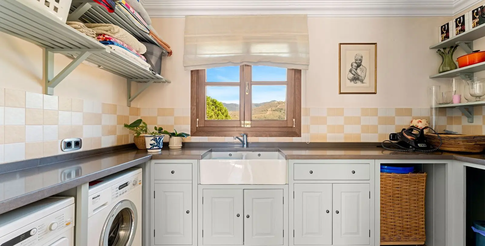 Sale of detached villa in Estepona 55