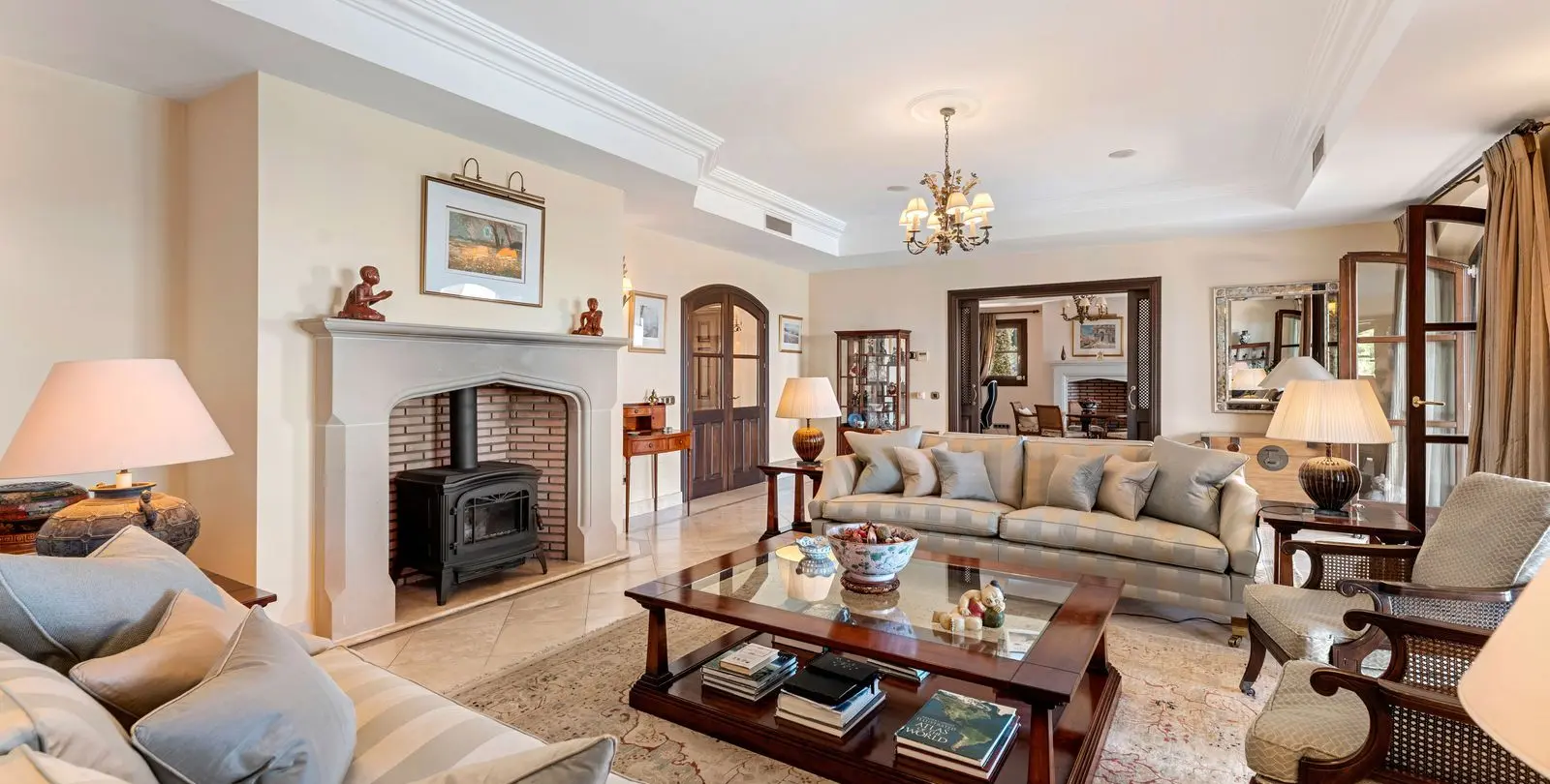 Sale of detached villa in Estepona 57