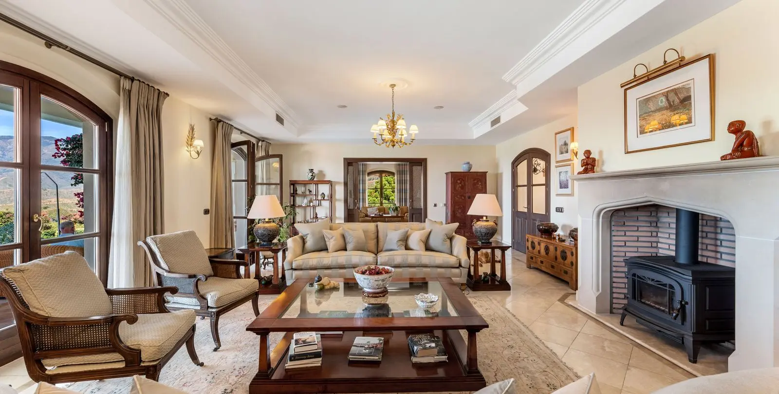 Sale of detached villa in Estepona 58