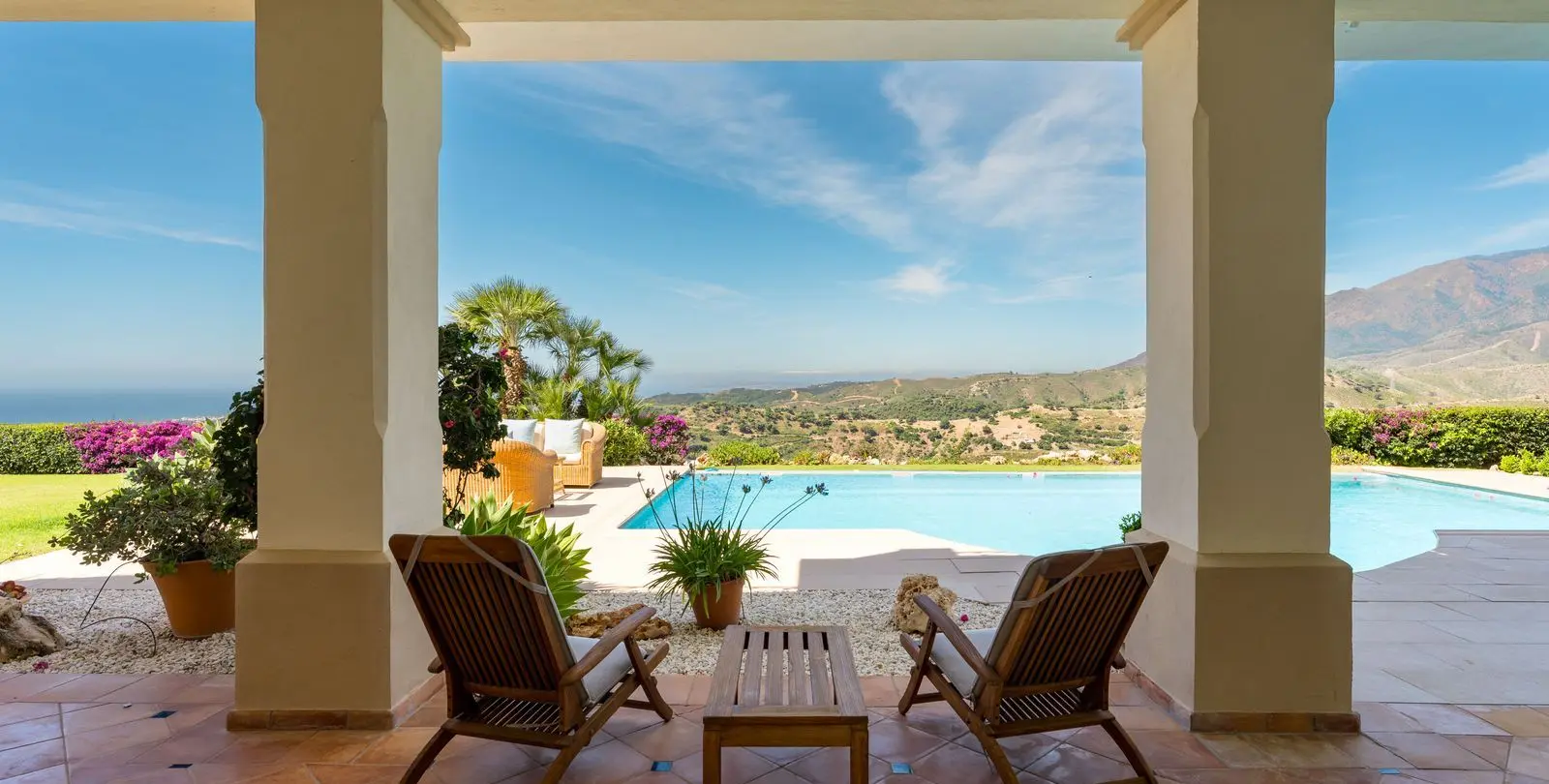 Sale of detached villa in Estepona 63