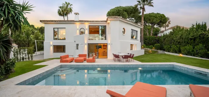 Venta de villa independiente en Nueva Andalucía 0