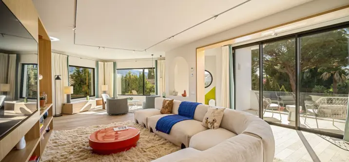 Venta de villa independiente en Nueva Andalucía 1