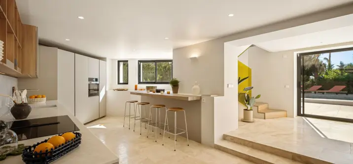 Venta de villa independiente en Nueva Andalucía 3