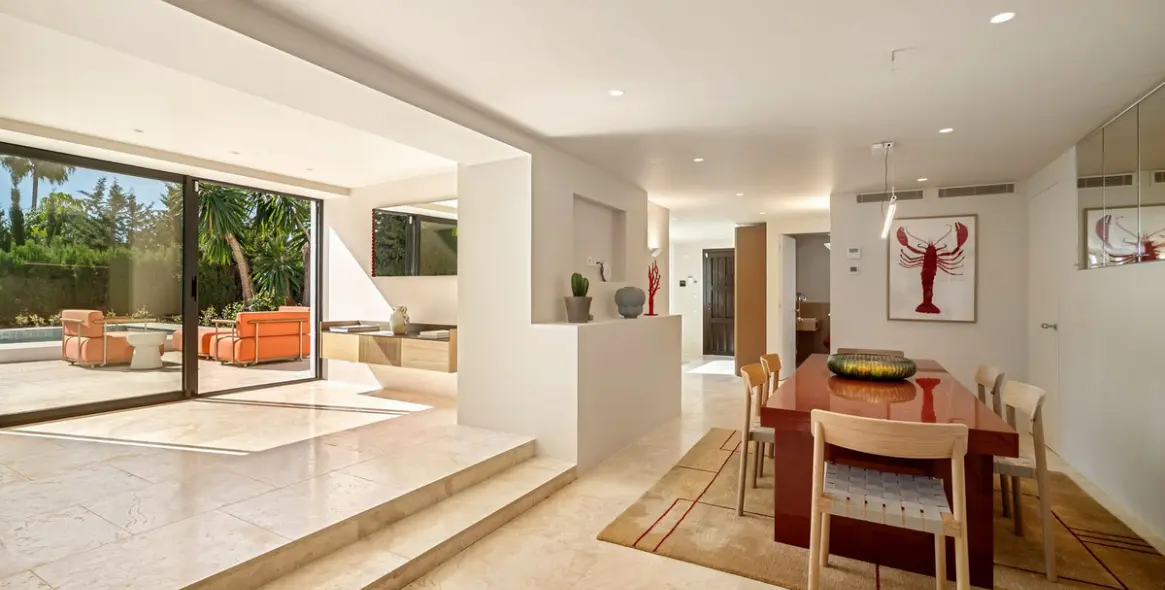 Venta de villa independiente en Nueva Andalucía 24