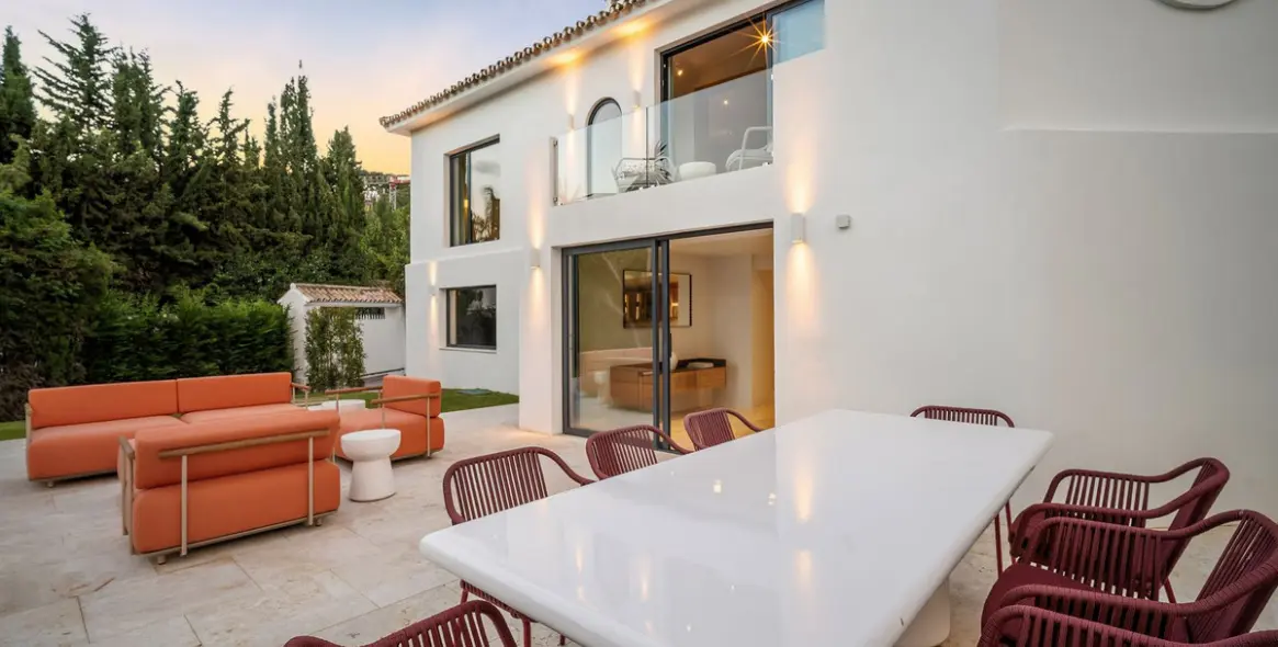 Venta de villa independiente en Nueva Andalucía 32