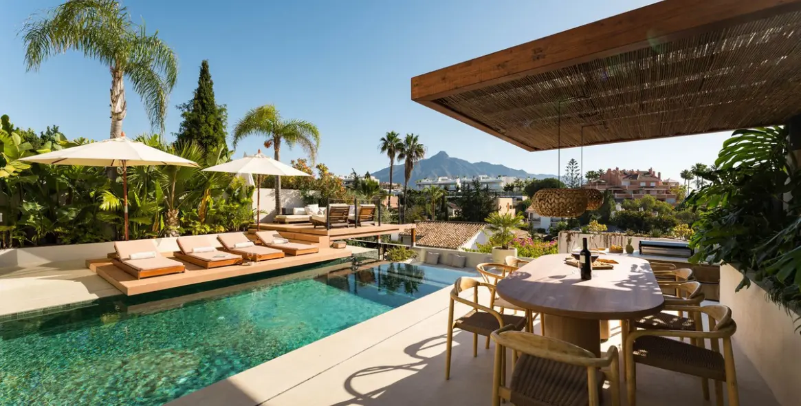 Venta de villa independiente en Nueva Andalucía 2