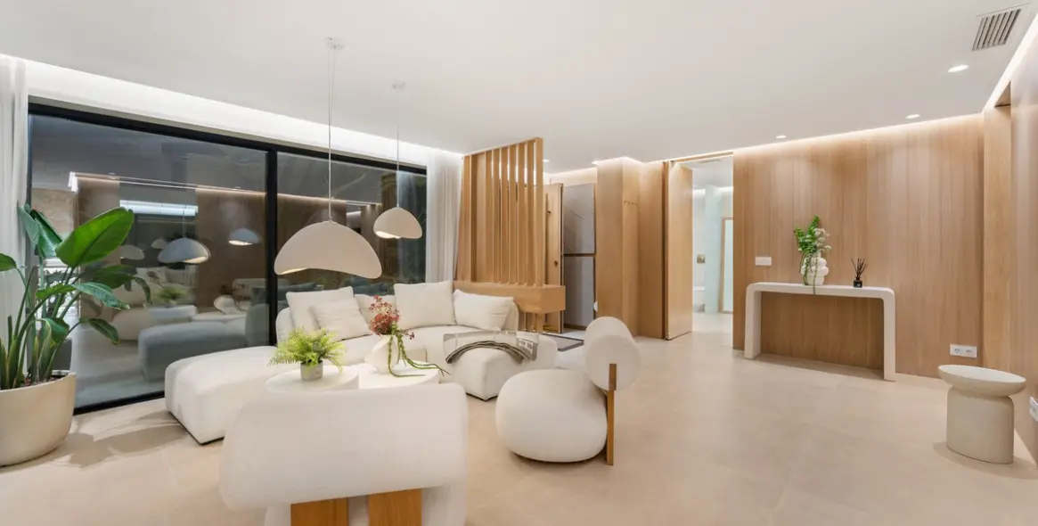 Venta de villa independiente en Nueva Andalucía 3