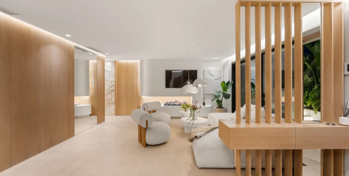 Venta de villa independiente en Nueva Andalucía 4