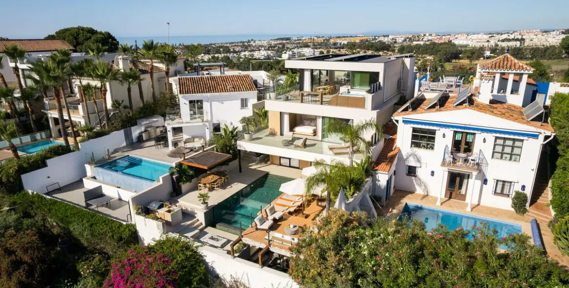 Venta de villa independiente en Nueva Andalucía 13
