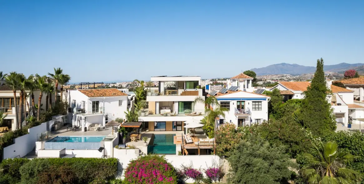 Venta de villa independiente en Nueva Andalucía 14
