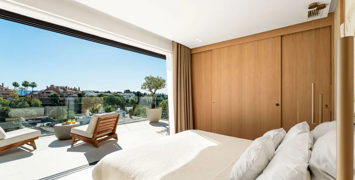 Venta de villa independiente en Nueva Andalucía 22