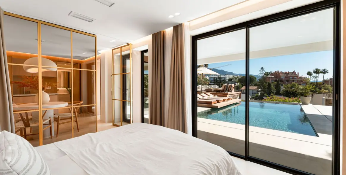 Venta de villa independiente en Nueva Andalucía 31