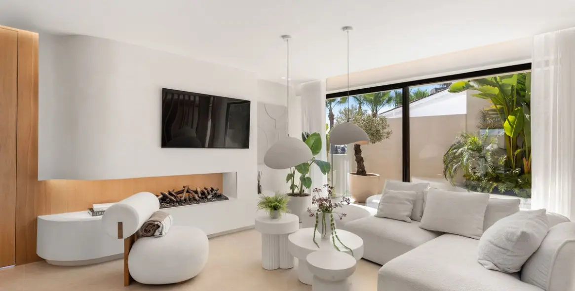 Venta de villa independiente en Nueva Andalucía 35