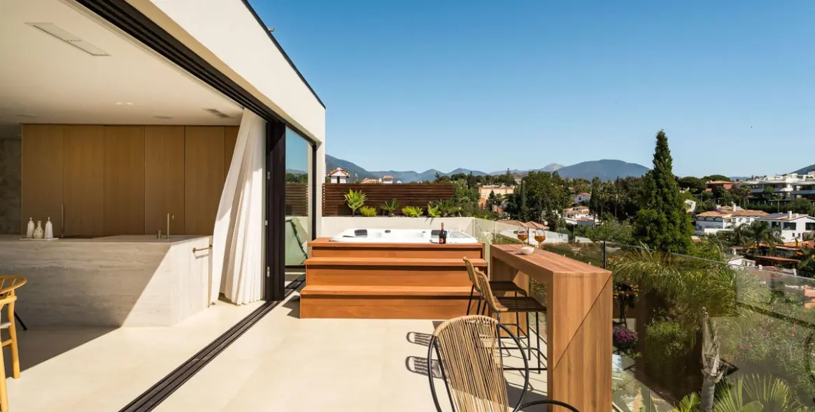 Venta de villa independiente en Nueva Andalucía 54