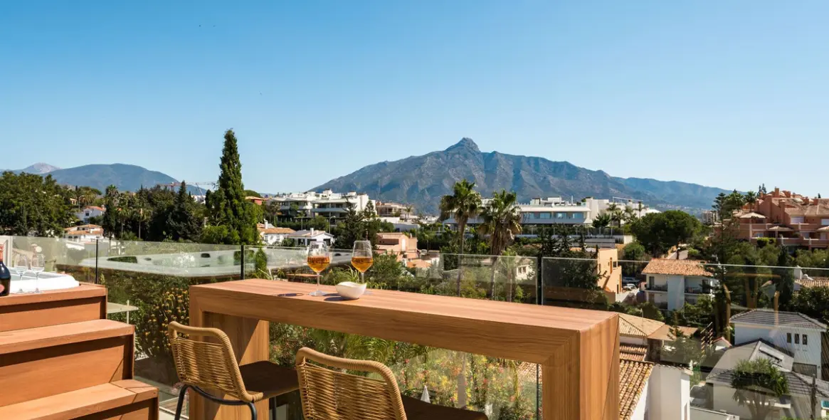 Venta de villa independiente en Nueva Andalucía 56