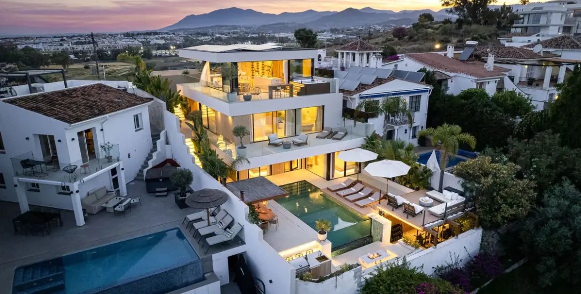 Venta de villa independiente en Nueva Andalucía 61