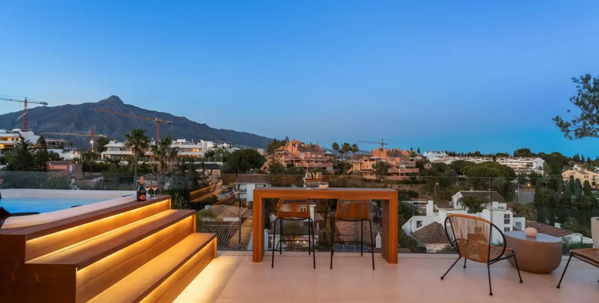 Venta de villa independiente en Nueva Andalucía 65