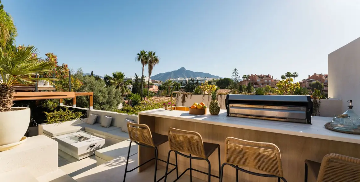 Venta de villa independiente en Nueva Andalucía 68