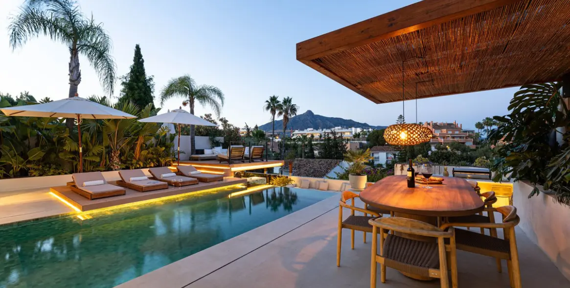 Venta de villa independiente en Nueva Andalucía 81