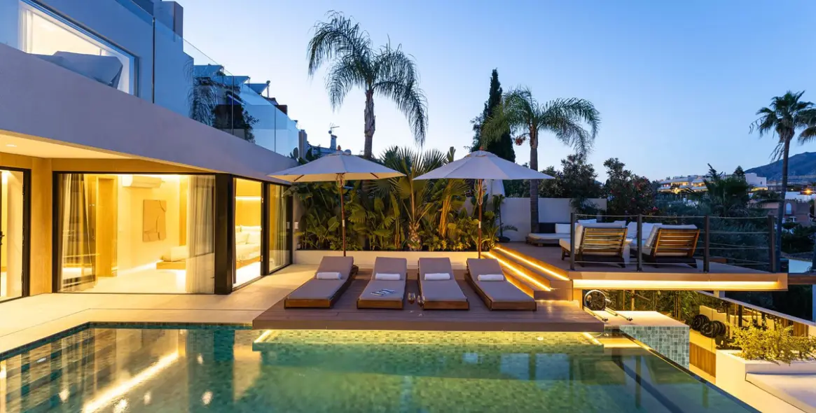 Venta de villa independiente en Nueva Andalucía 86