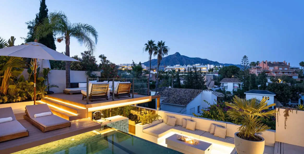 Venta de villa independiente en Nueva Andalucía 91