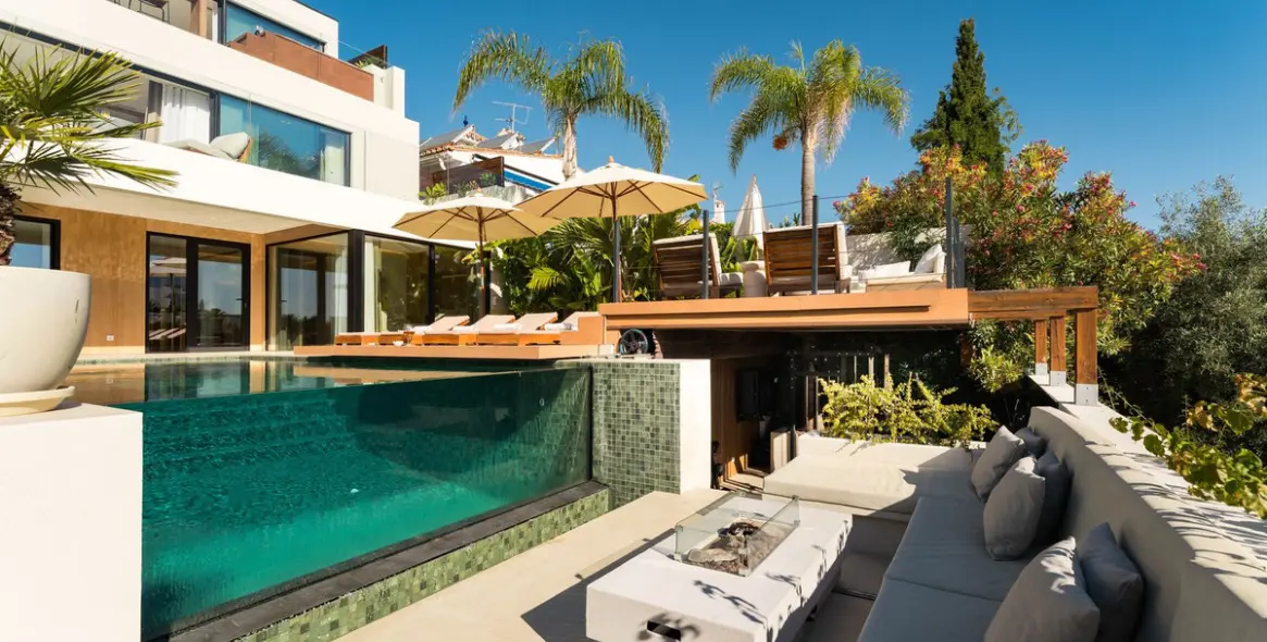 Venta de villa independiente en Nueva Andalucía 108