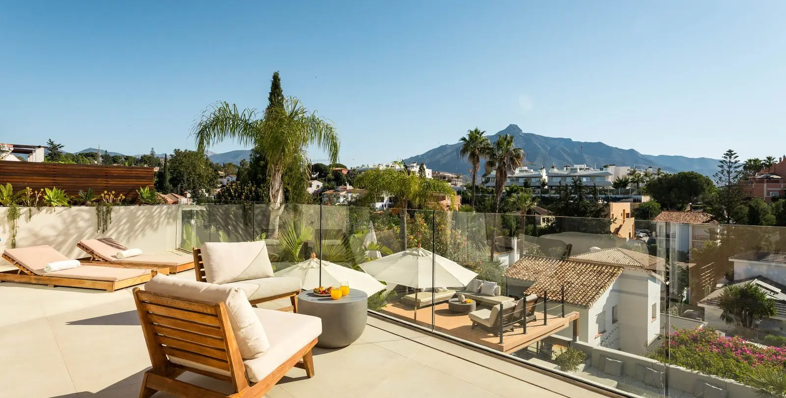Venta de villa independiente en Nueva Andalucía 10