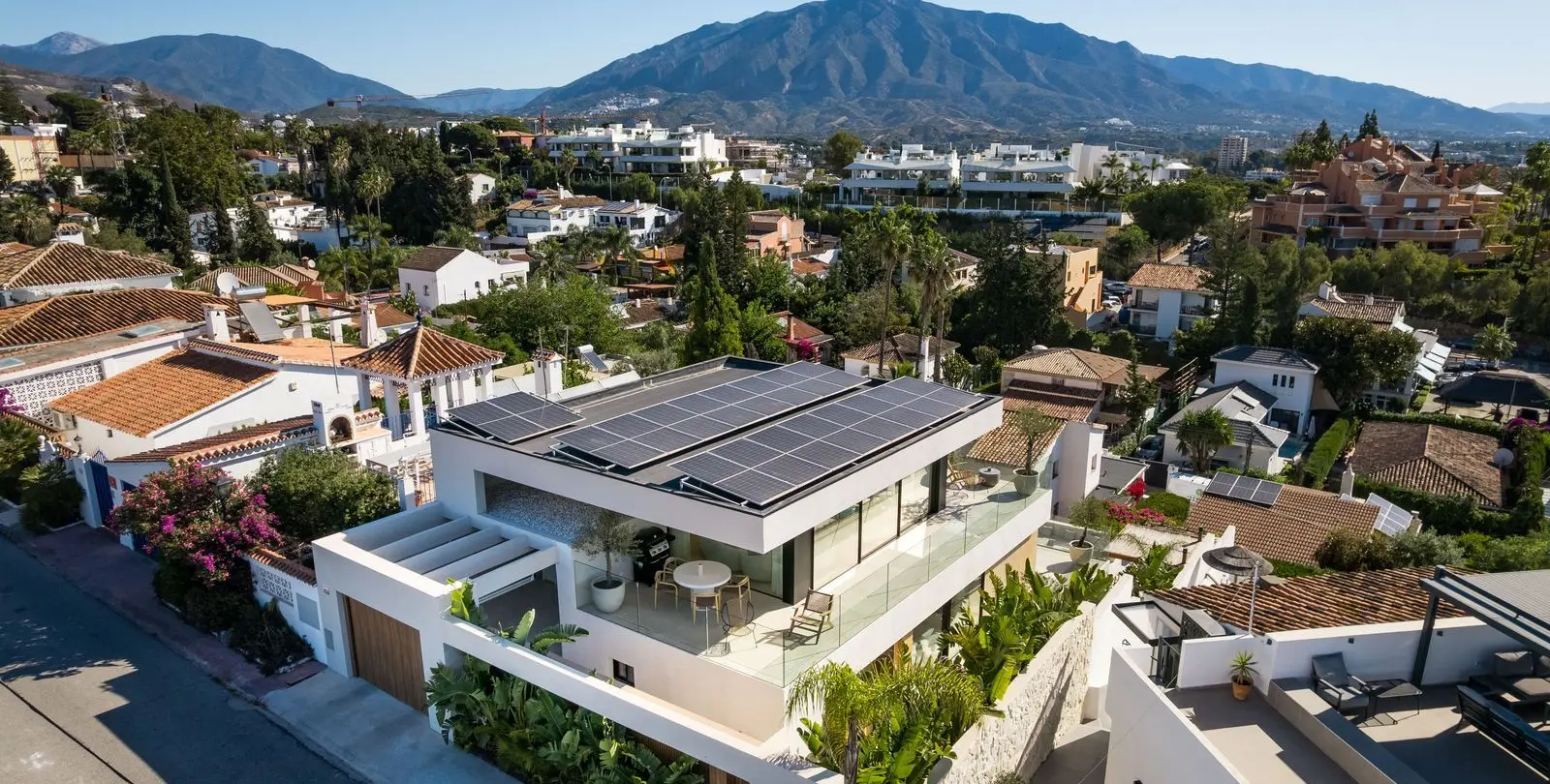 Venta de villa independiente en Nueva Andalucía 20