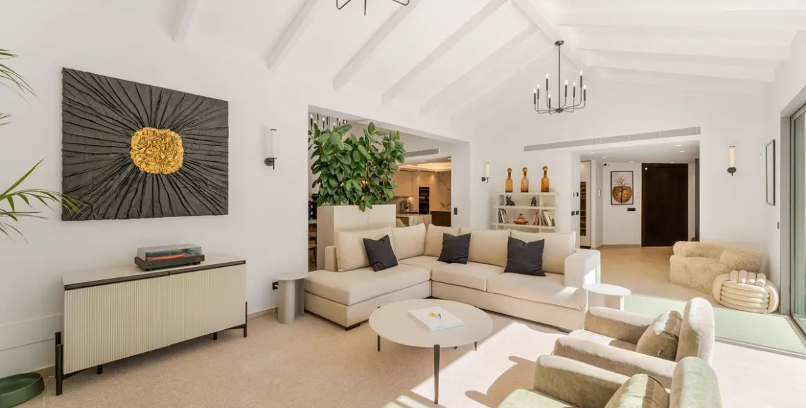 Venta de villa independiente en Nueva Andalucía 7