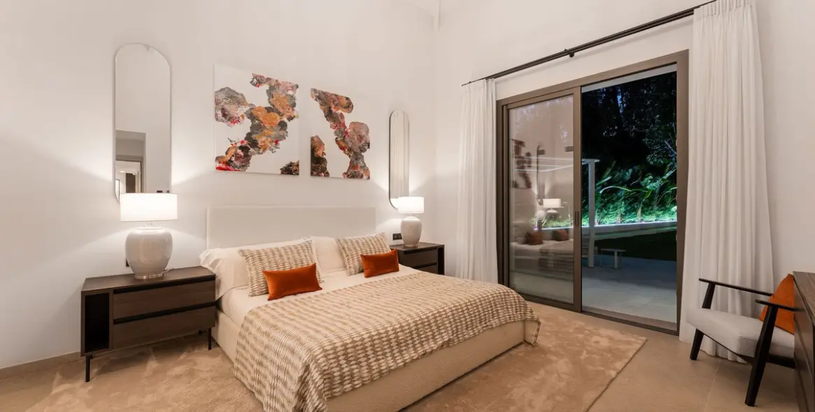 Venta de villa independiente en Nueva Andalucía 47