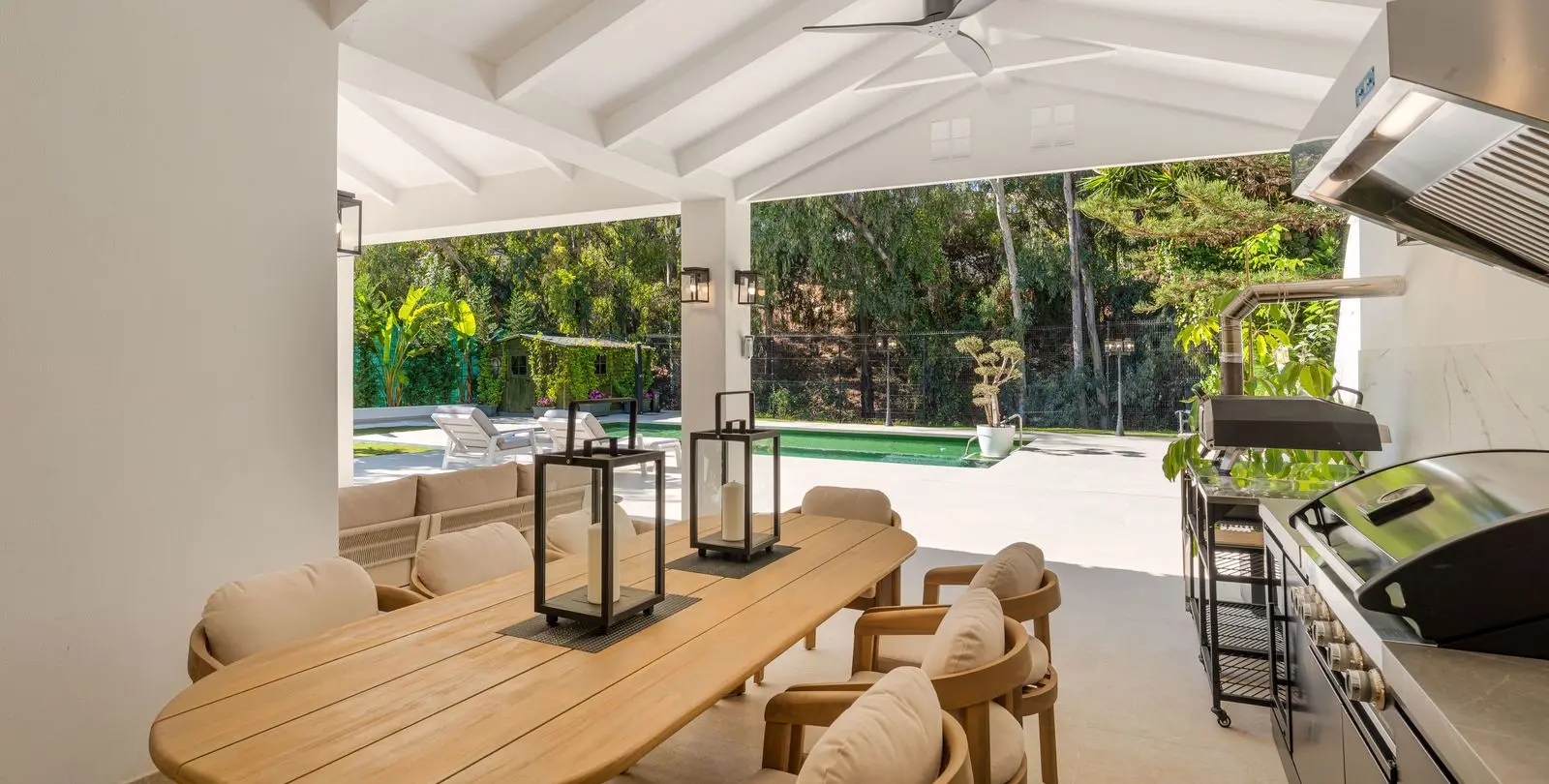Venta de villa independiente en Nueva Andalucía 28