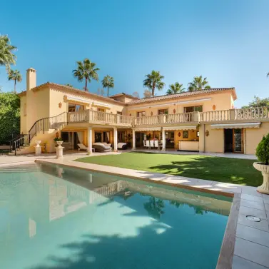 Sale of detached villa in Nueva Andalucía