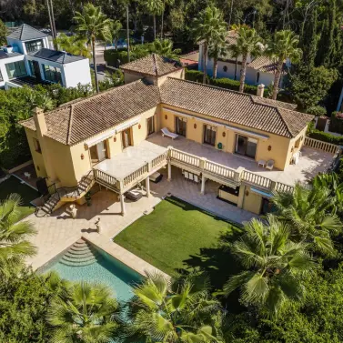 Sale of detached villa in Nueva Andalucía