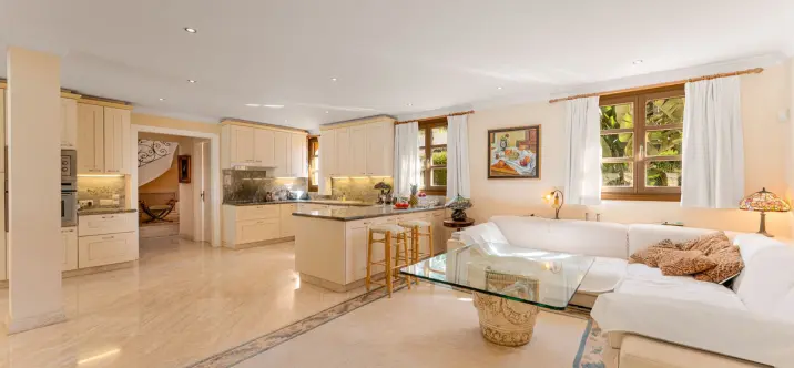 Sale of detached villa in Nueva Andalucía 2