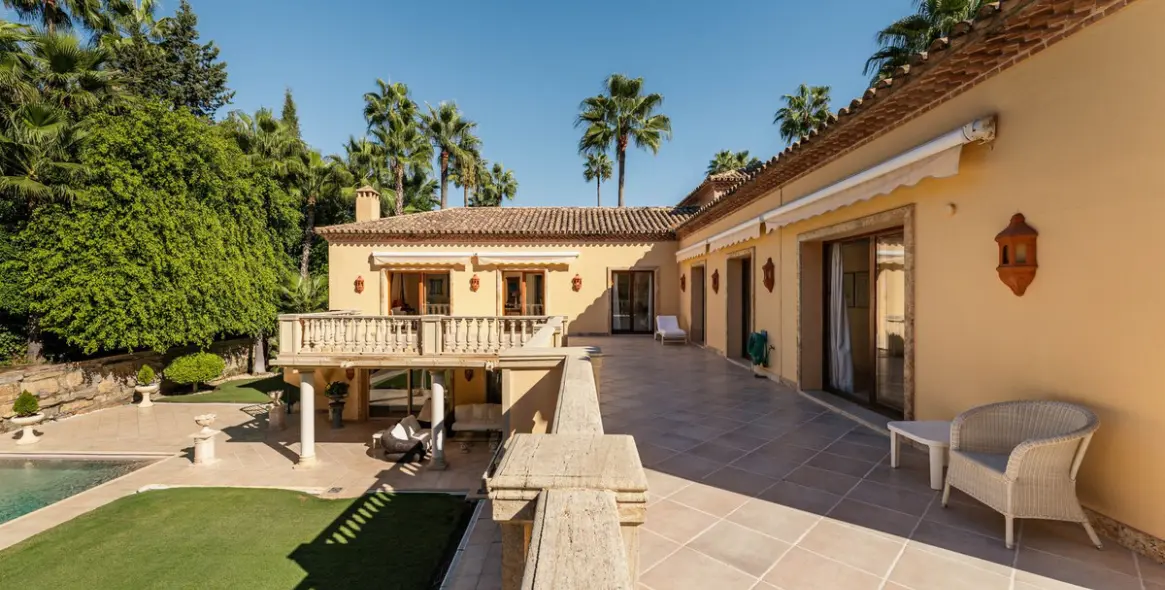Sale of detached villa in Nueva Andalucía 28