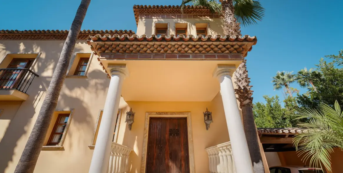 Sale of detached villa in Nueva Andalucía 35