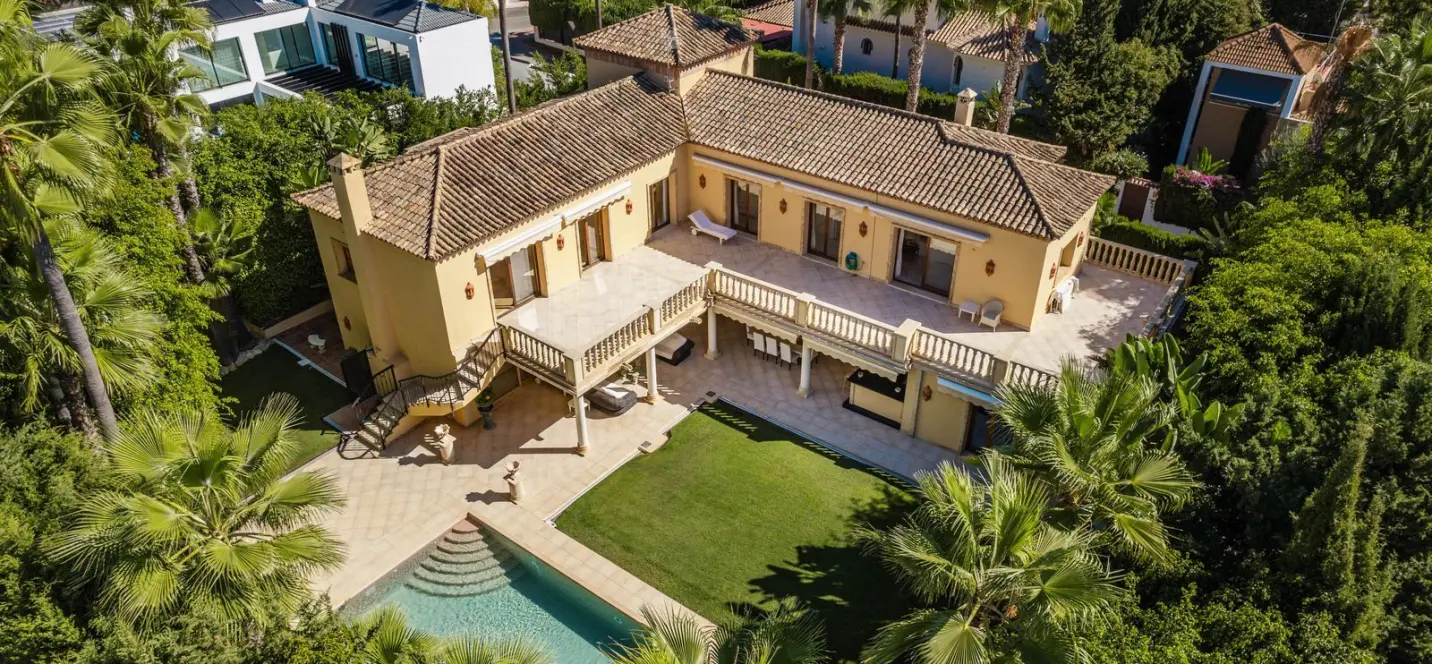 Sale of detached villa in Nueva Andalucía 1