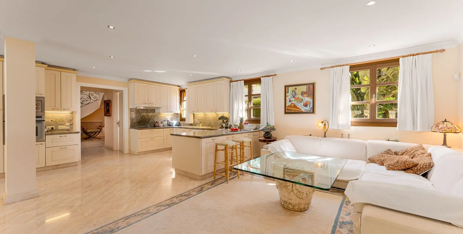 Venta de villa independiente en Nueva Andalucía 3