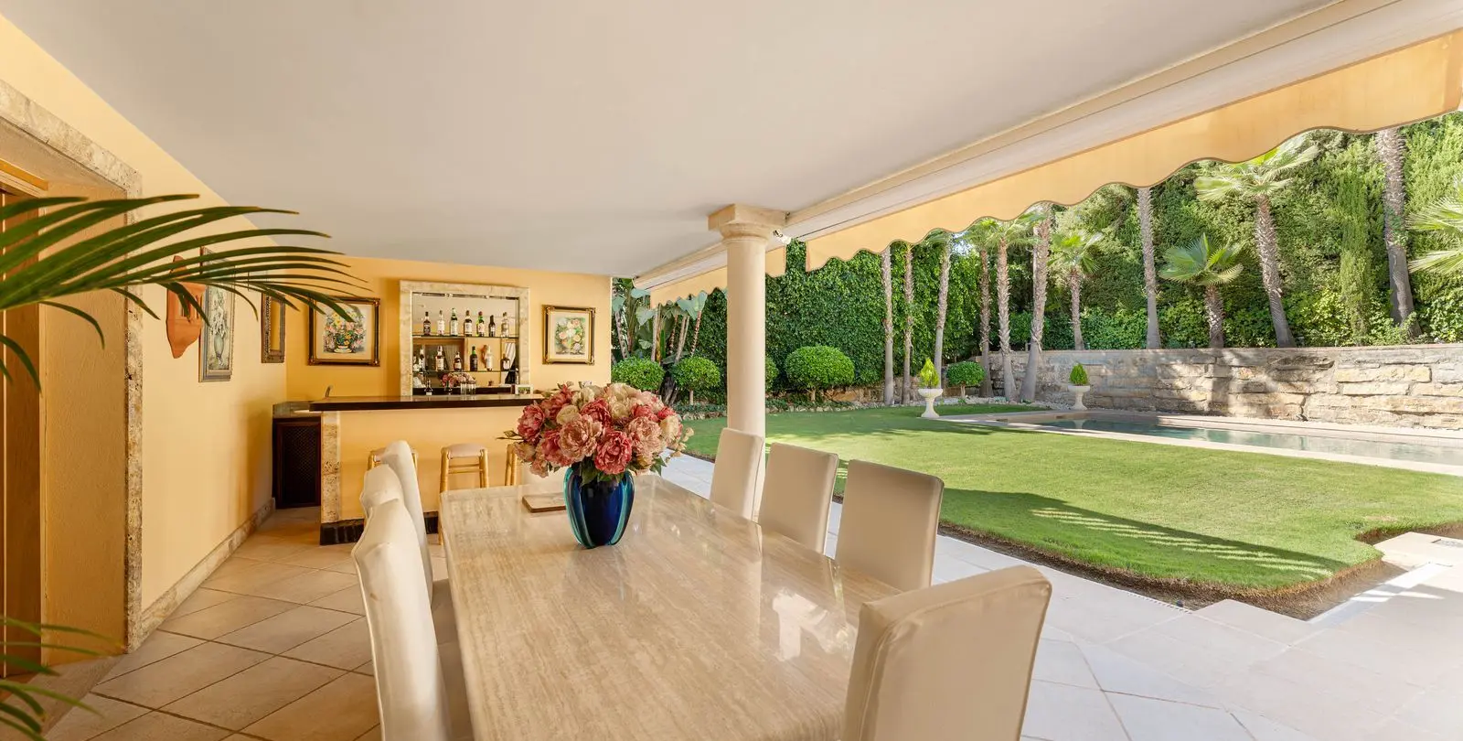 Venta de villa independiente en Nueva Andalucía 13