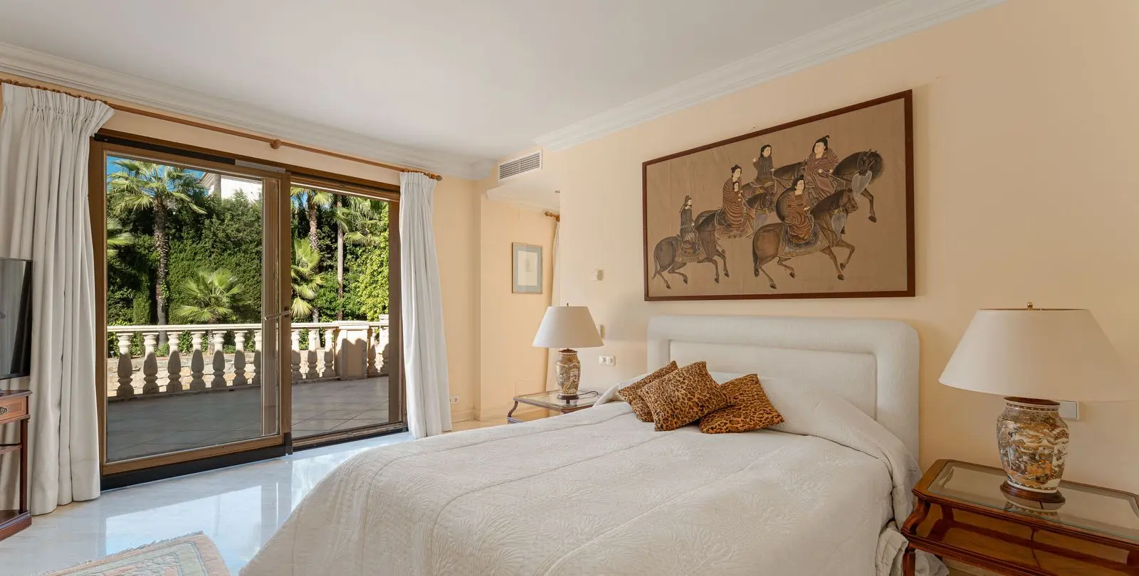 Venta de villa independiente en Nueva Andalucía 17
