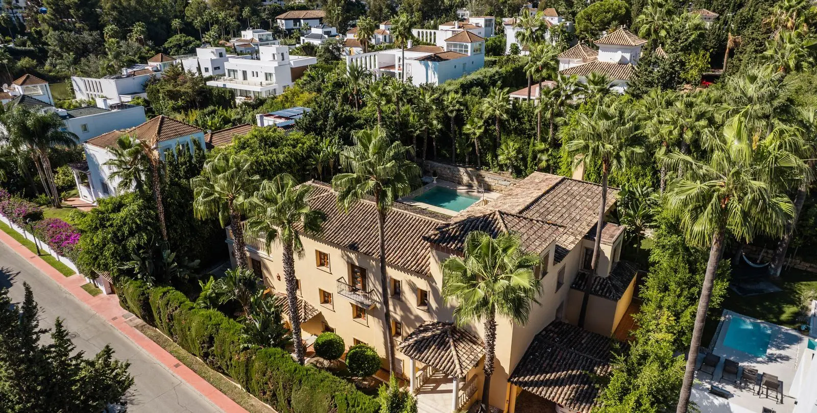 Venta de villa independiente en Nueva Andalucía 8