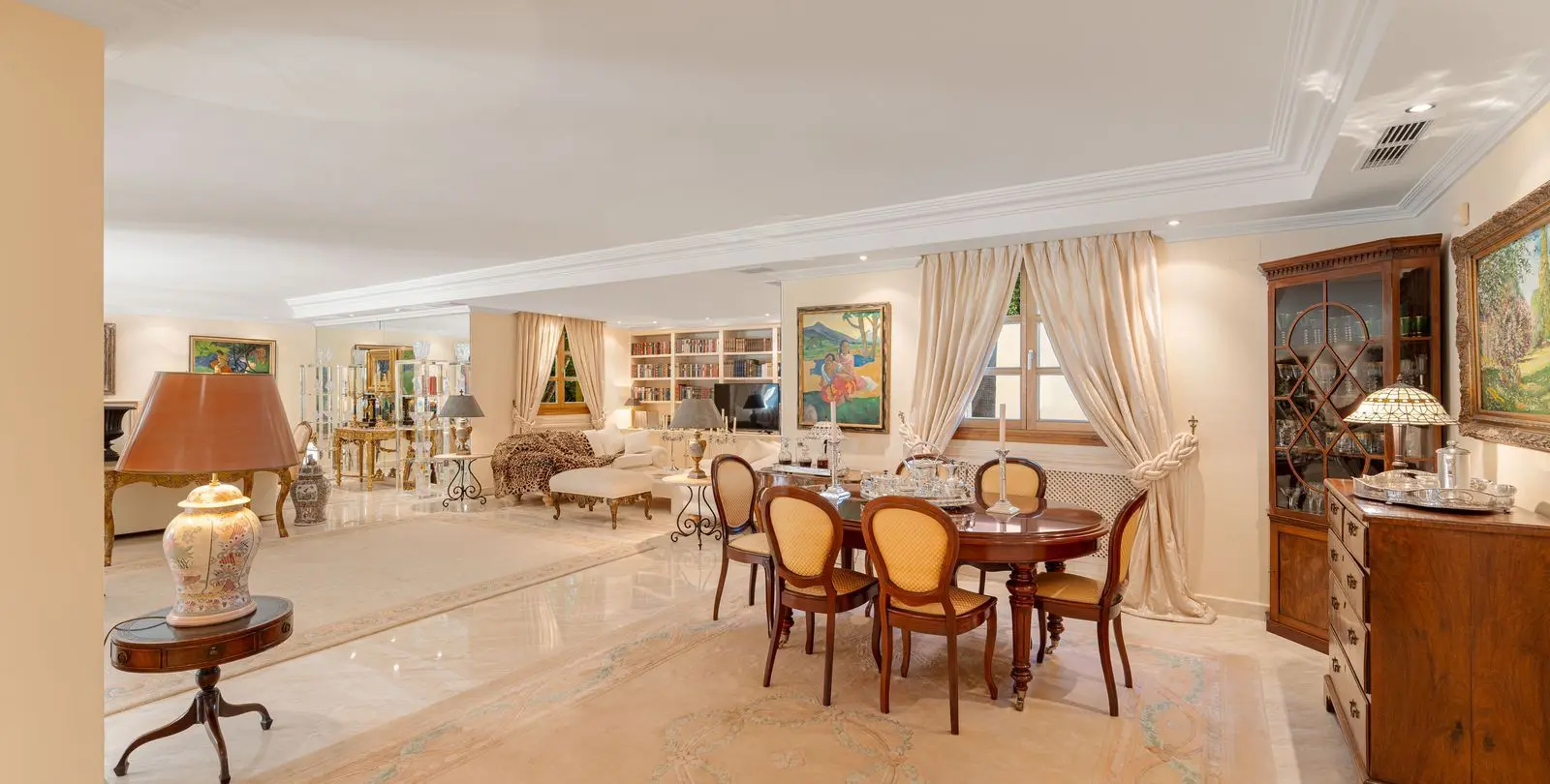 Venta de villa independiente en Nueva Andalucía 10