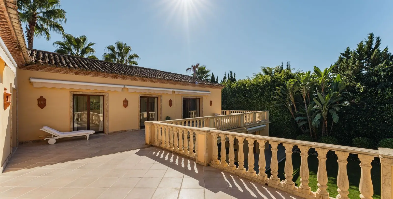 Venta de villa independiente en Nueva Andalucía 30